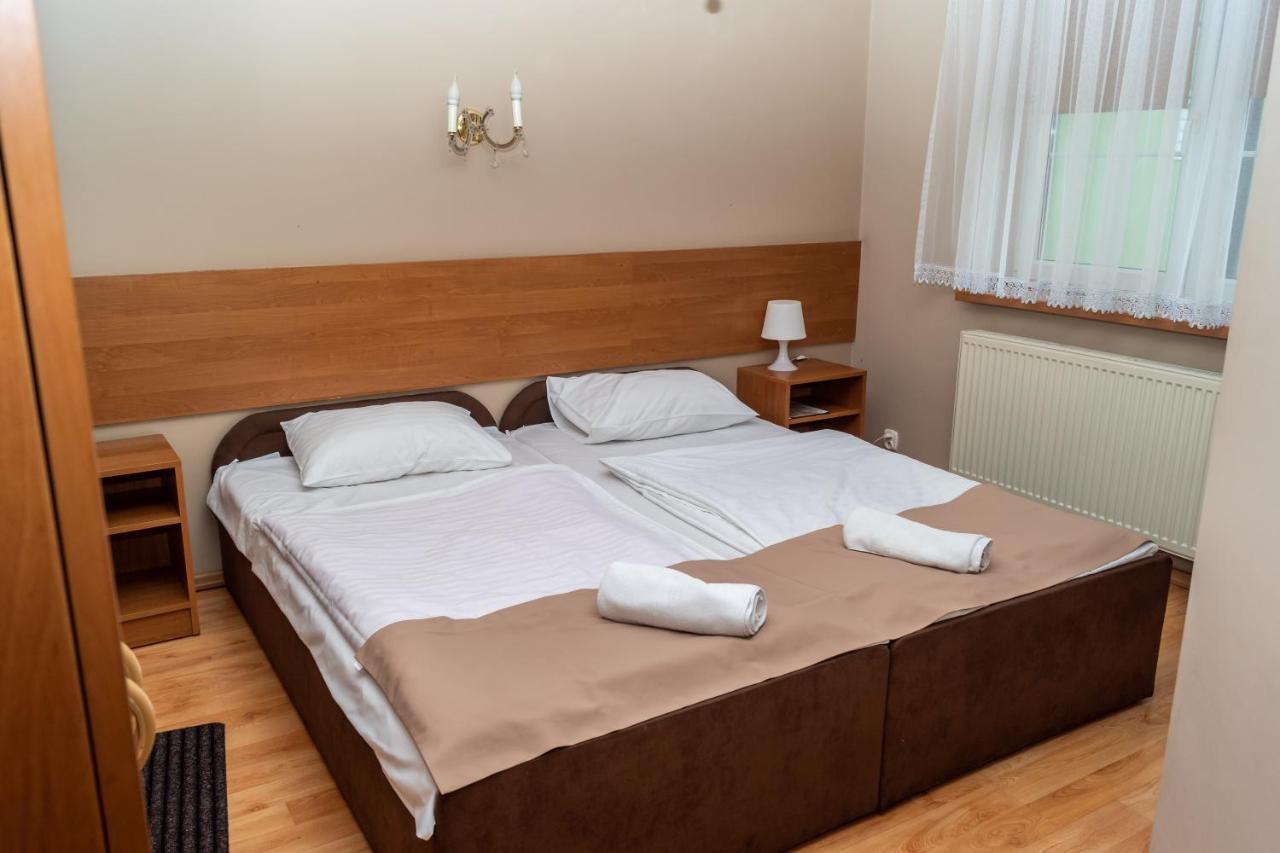 Dworek Zacisze Września Exteriér fotografie